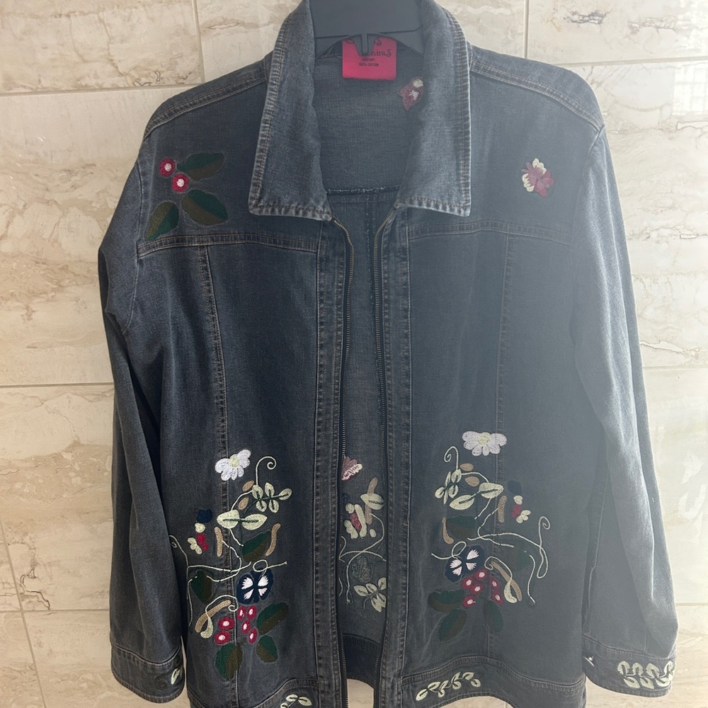 Embroidered Floral Denim Jacket by Carol’s Denims. Zip front 1XL